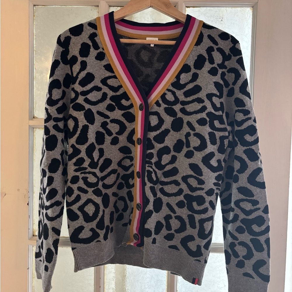 Stylish Gray Leopard Print Cardigan